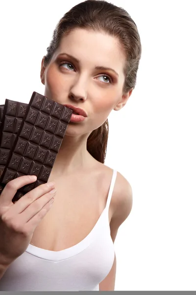 Porträt einer schönen Frau mit Schokolade — Stockfoto