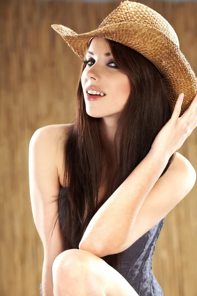 Szexi nő cowboy kalapban — Stock Fotó