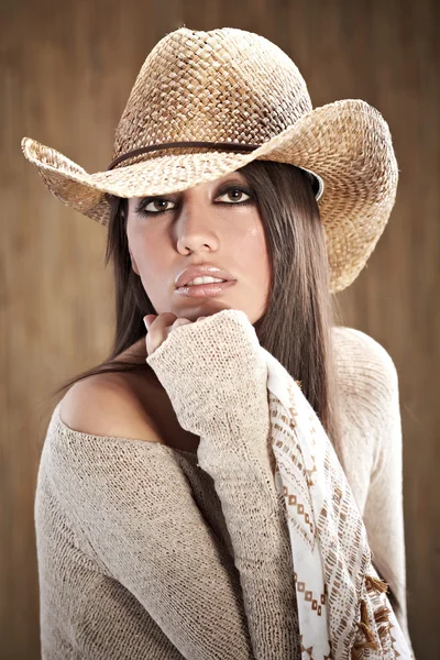 Femme sexy avec chapeau de cow-boy — Photo