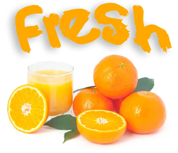 Plnou Sklenici Čerstvé Pomerančové Šťávy Ovoce Pomeranč Izolované Bílém — Stock fotografie
