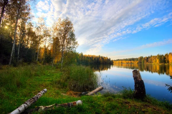 Podzimní jezero — Stock fotografie
