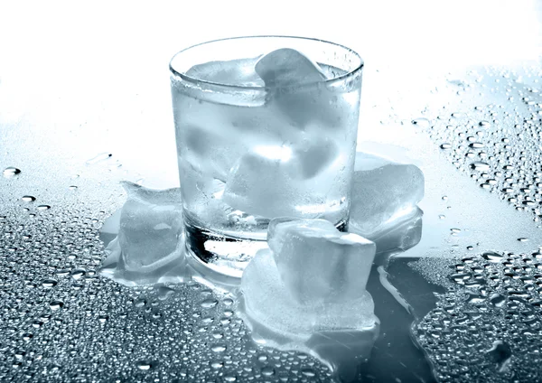 Su ve Buz — Stok fotoğraf