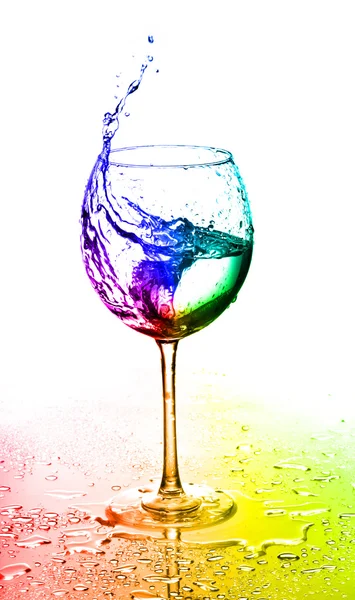 Spritzer im Glas Wasser — Stockfoto