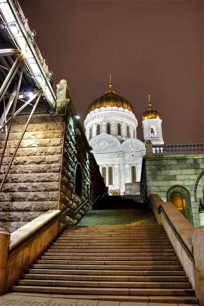 Chri の大聖堂の近くモスクワ川に架かる橋します。 — ストック写真