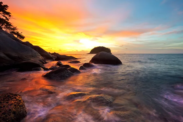 Puesta de sol en el mar tropical —  Fotos de Stock