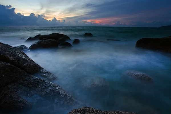 Όμορφη Θάλασσα Τροπικά Ηλιοβασίλεμα Ταϊλάνδη — Φωτογραφία Αρχείου
