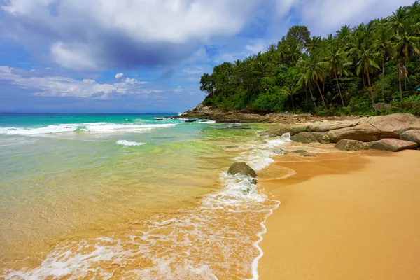 Belle plage tropicale — Photo