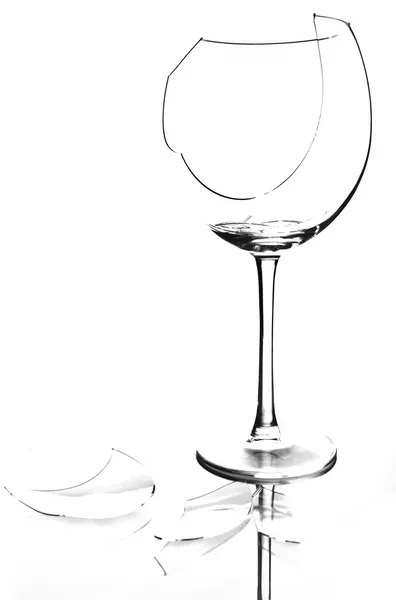 Gebroken wijnglas — Stockfoto