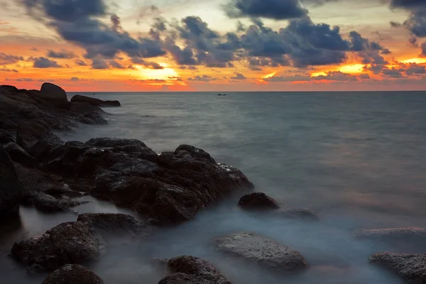 熱帯の海の夕日 — ストック写真
