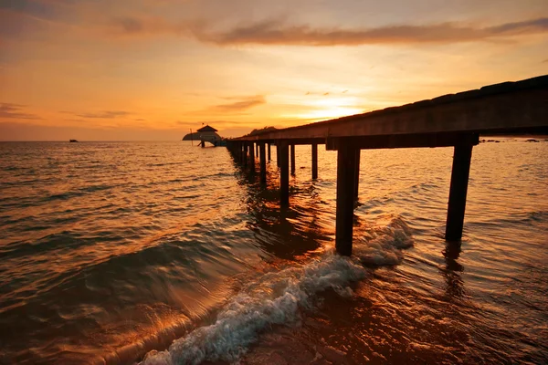 Színes naplementét, trópusi tengeri. Thaiföld — Stock Fotó