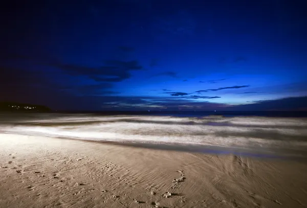 Noche en la playa tropical — Foto de Stock
