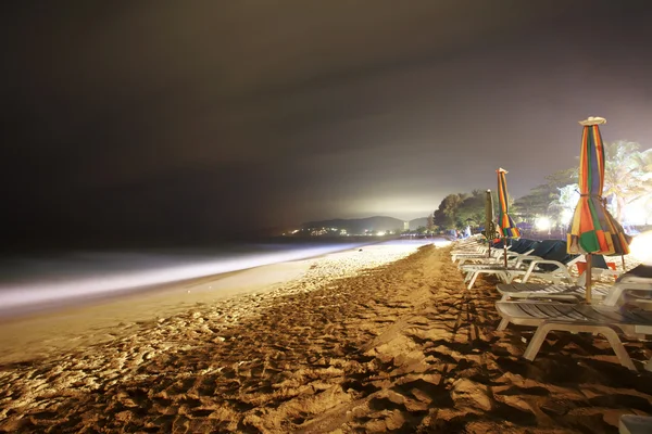 Nacht op de tropisch strand — Stockfoto