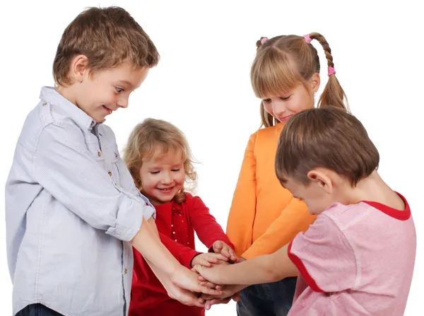 子供たちは 手にピッチング手 — ストック写真