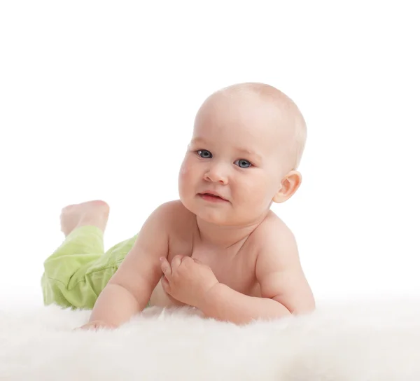 Yumuşak Bir Halı Üzerinde Mutlu Bebek — Stok fotoğraf