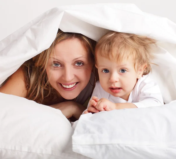 Moeder Met Baby Bed — Stockfoto