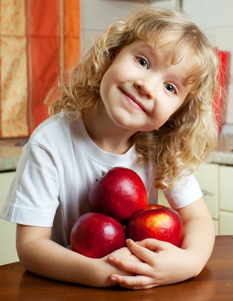 Dziewczyna z jabłkami — Zdjęcie stockowe