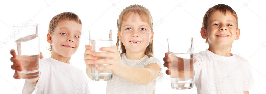 Children with a water glass