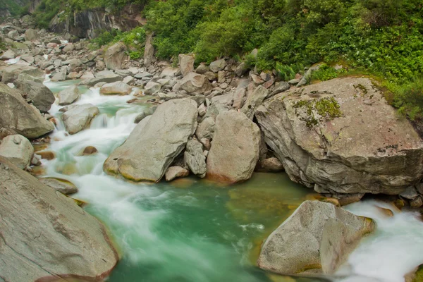 Green river waterfall — Stock Photo, Image