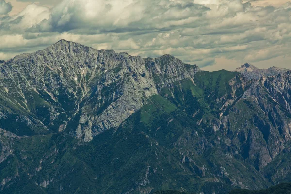 Fom de eerste berg weergeven — Stockfoto