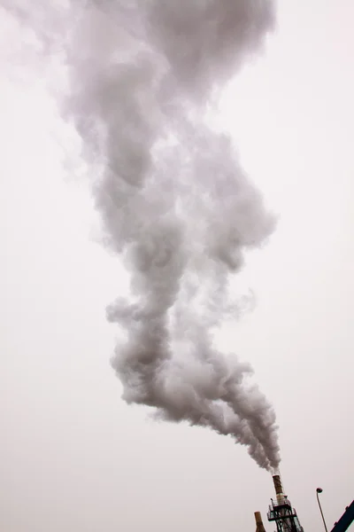 ダーティ喫煙 エコロジー問題 — ストック写真