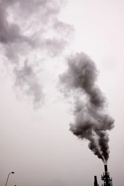 Fumaça suja isolada — Fotografia de Stock