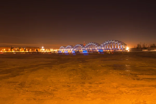 Gece demiryolu köprüsü — Stok fotoğraf