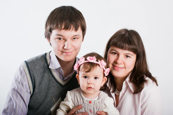Retrato Uma Família Feliz Fundo Branco — Fotografia de Stock