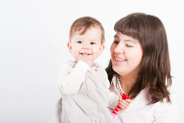 Portrait Mamans Heureuses Avec Une Fille Sur Fond Blanc — Photo