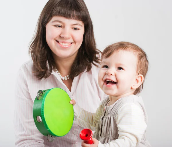 Retrato Feliz Mamás Con Una Hija Sobre Fondo Blanco — Foto de Stock