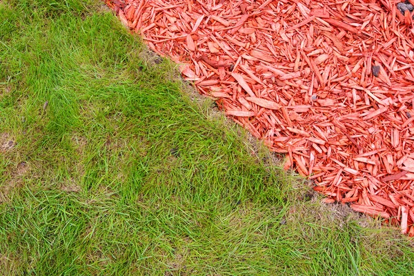Grass and mulch — Stock Photo, Image