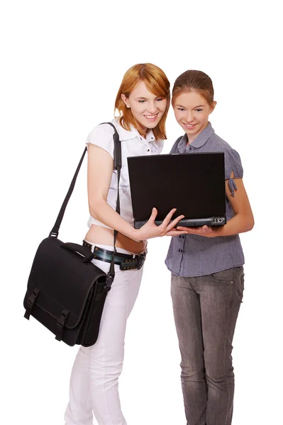 Deux filles avec ordinateur portable — Photo
