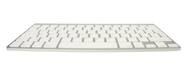 geniş açılı metalik klavye üzerinde beyaz kırpma yolu ile izole
