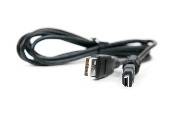 USB-naar-mini-USB-kabel, geïsoleerd op witte achtergrond — Stockfoto