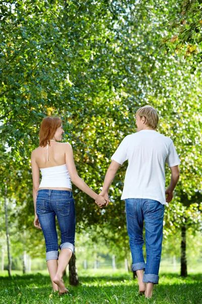 Walking couple — Stock Photo, Image