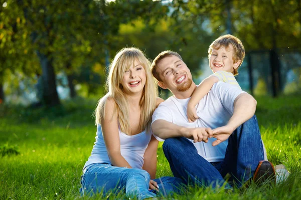 Familie uit drie personen — Stockfoto