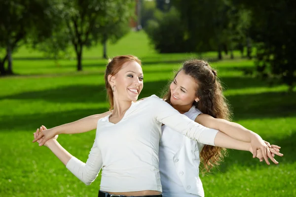 Sisters in the open air — Stock Photo, Image