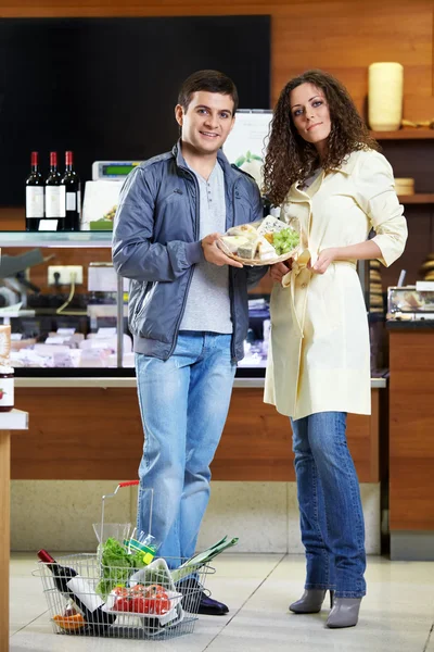 Married couple in shop — Stock Photo, Image