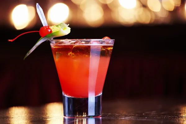 Cocktail met rietjes — Stockfoto