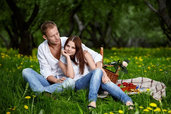 Young couple on picnic — Stock Photo, Image