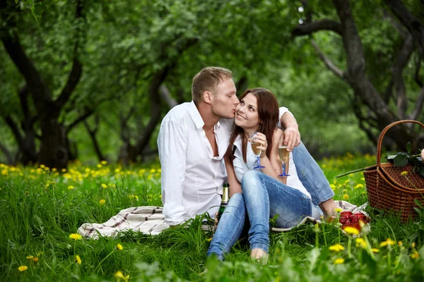 Kiss of the enamoured man — Stock Photo, Image