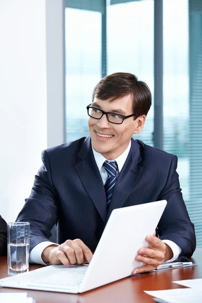 Portrait Businessman Laptop Office — Stock Photo, Image