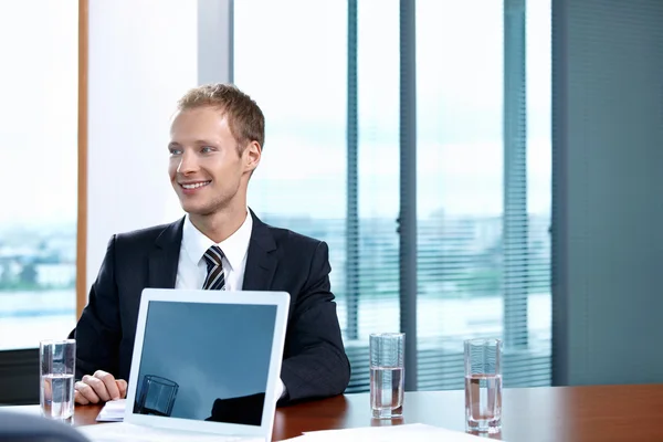 Young Man Suit Laptop Office — Stock Photo, Image