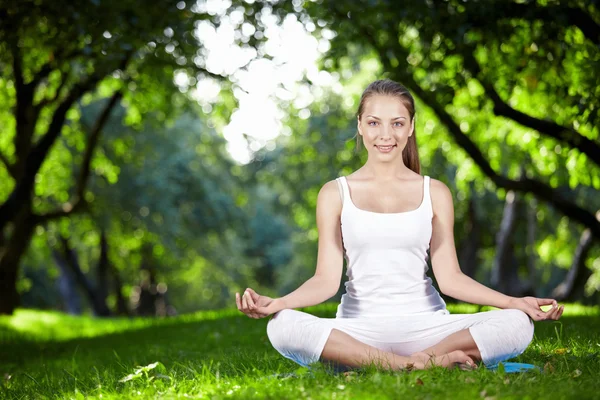 Meditation in the park — Stock Photo, Image