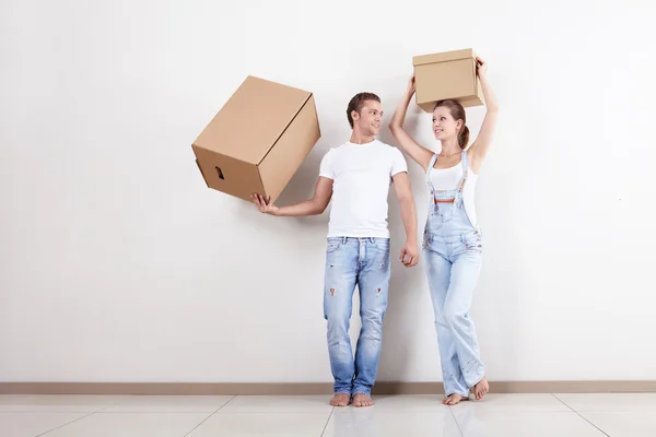 Attractive Couple Apartment Boxes — Stock Photo, Image