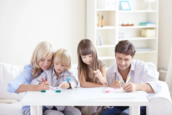 Young Parents Young Children Draw — Stock Photo, Image