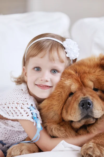 Flicka och hund — Stockfoto