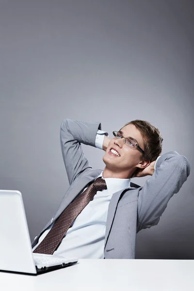 Young Man Suit Rests Workplace — Stock Photo, Image