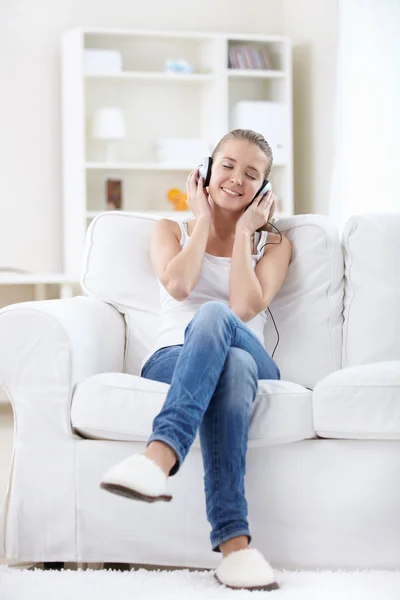 Attractive Girl Listening Music Headphones Home — Stock Photo, Image