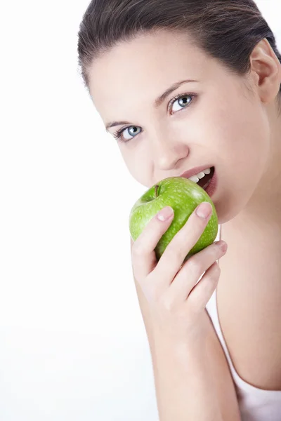 Atrakcyjny Dziewczynka Jedzenie Białym Tle Jabłko — Zdjęcie stockowe