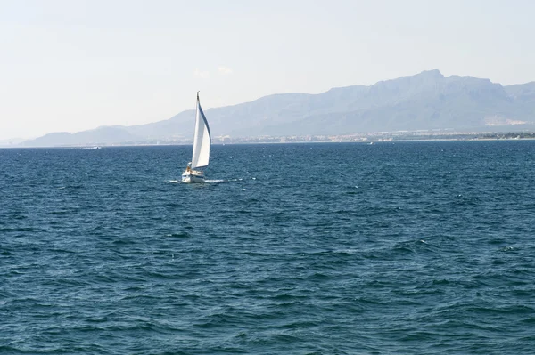 Yacht in the mediterranean sea — Stock Photo, Image